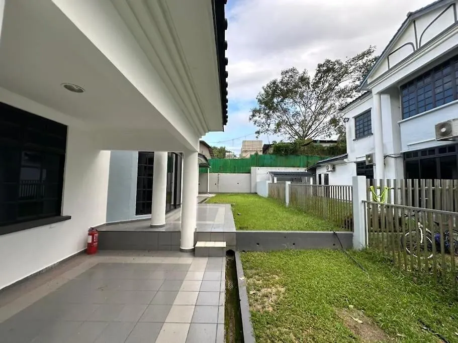 Home In Johor Bahru Near By Setia Tropika 0*,  马来西亚
