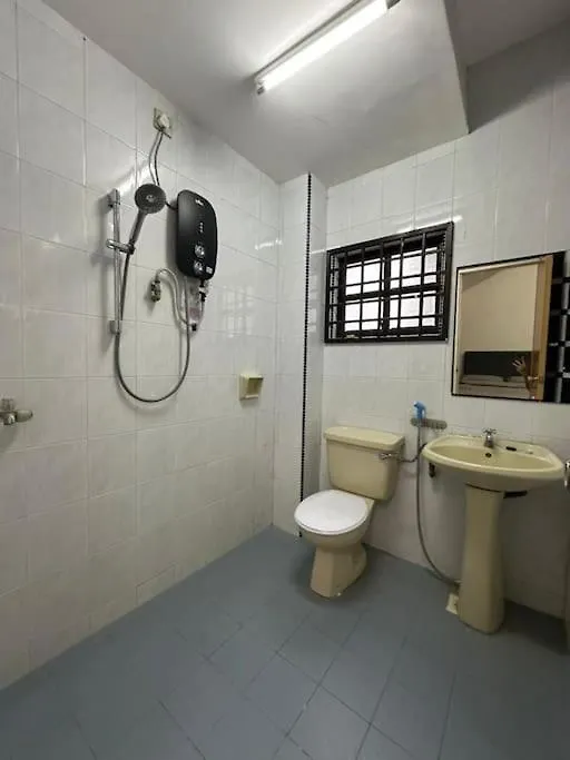 Home In Johor Bahru Near By Setia Tropika
